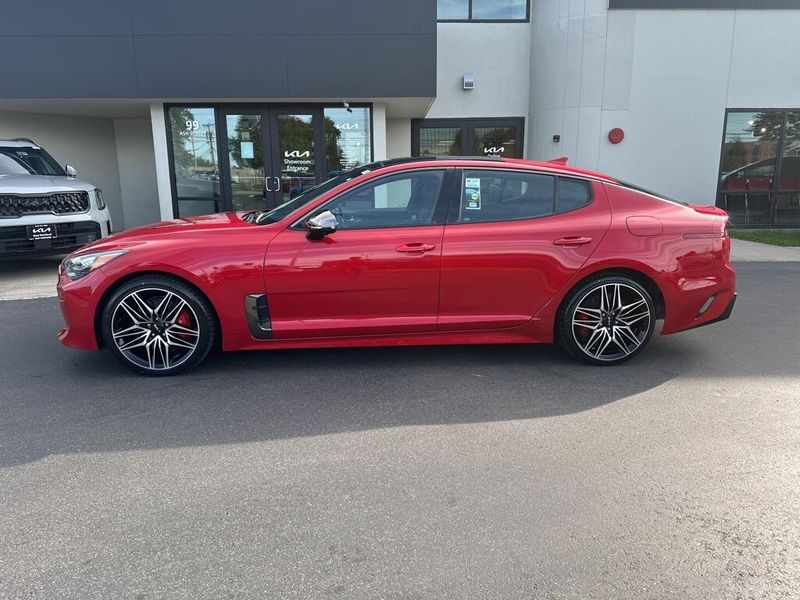 2023 Kia Stinger GT2 photo 2