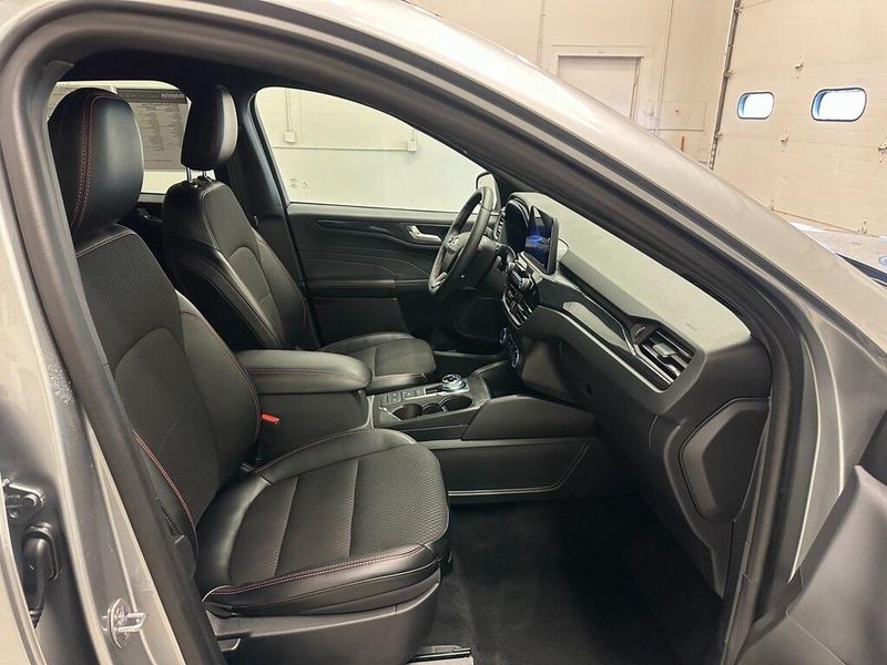 2024 Ford Escape ST-LineImage 28