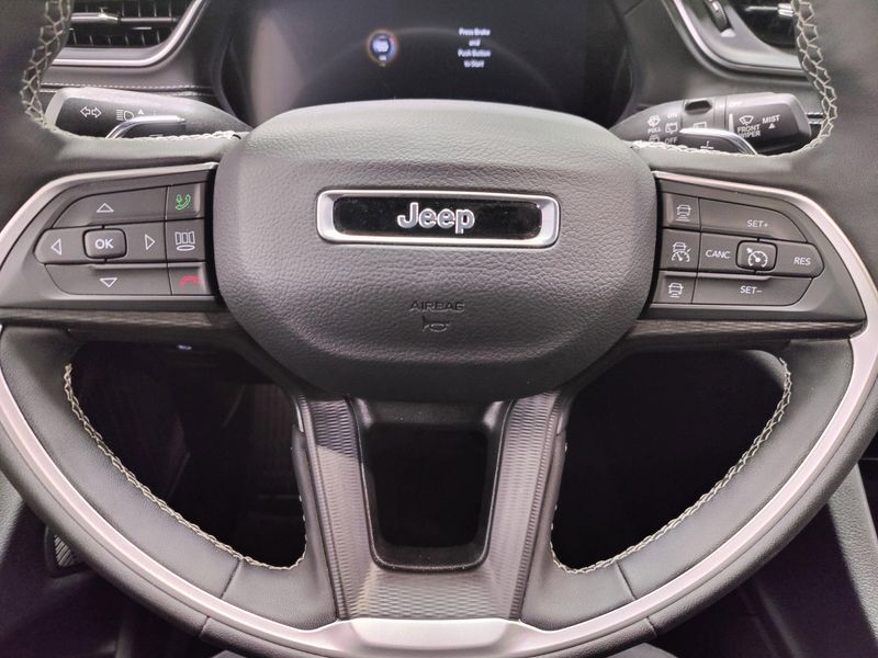 Used 2024 Jeep Grand Cherokee Laredo Luxury Tech V6 4X4Image 27