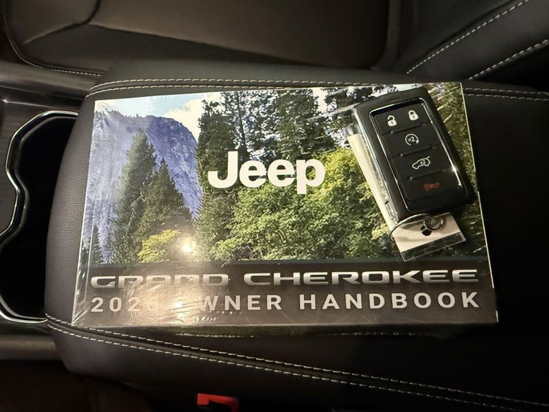New 2026 Jeep Grand Cherokee Limited 4x4Image 22