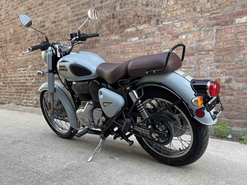 2022 Royal Enfield Classic 350  Image 6