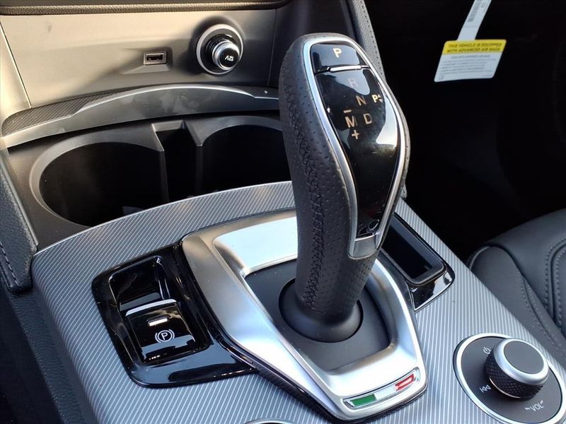 New 2025 Alfa Romeo Stelvio AwdImage 23