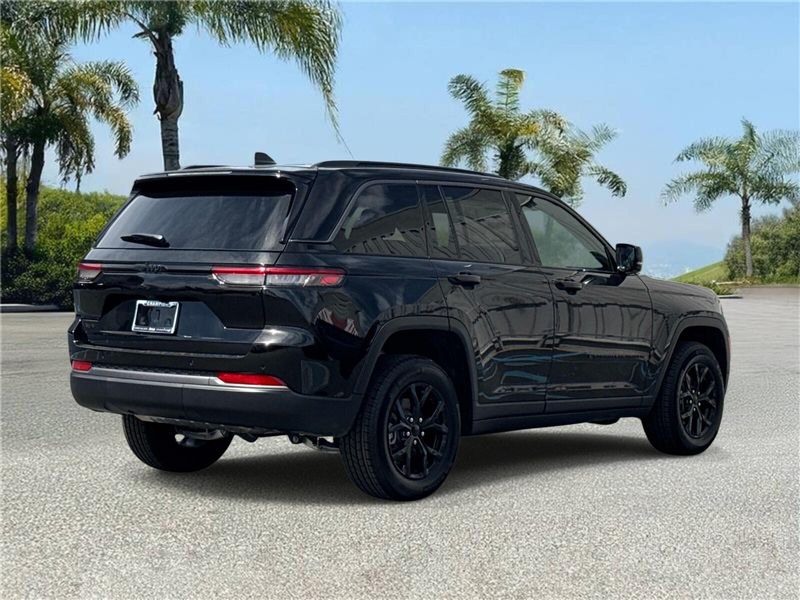 New 2026 Jeep Grand Cherokee Laredo Altitude 4x4