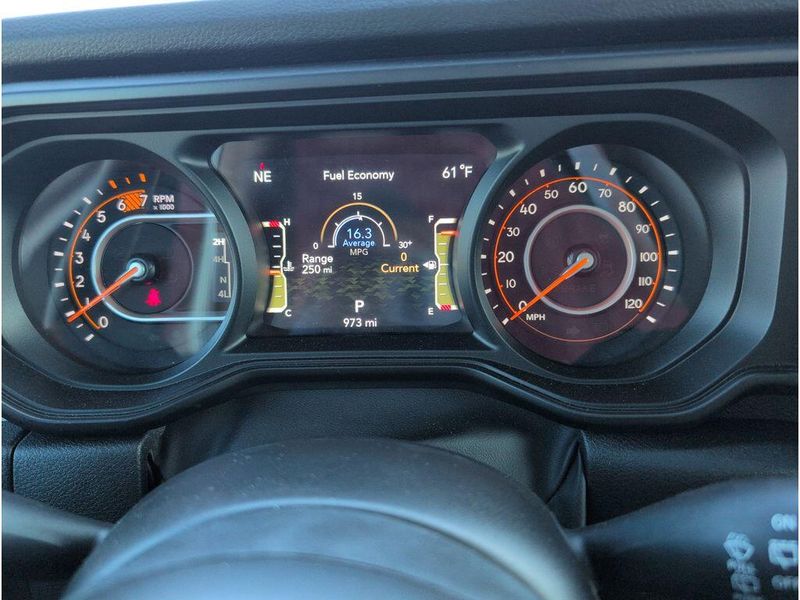 Used 2024 Jeep Wrangler WillysImage 21
