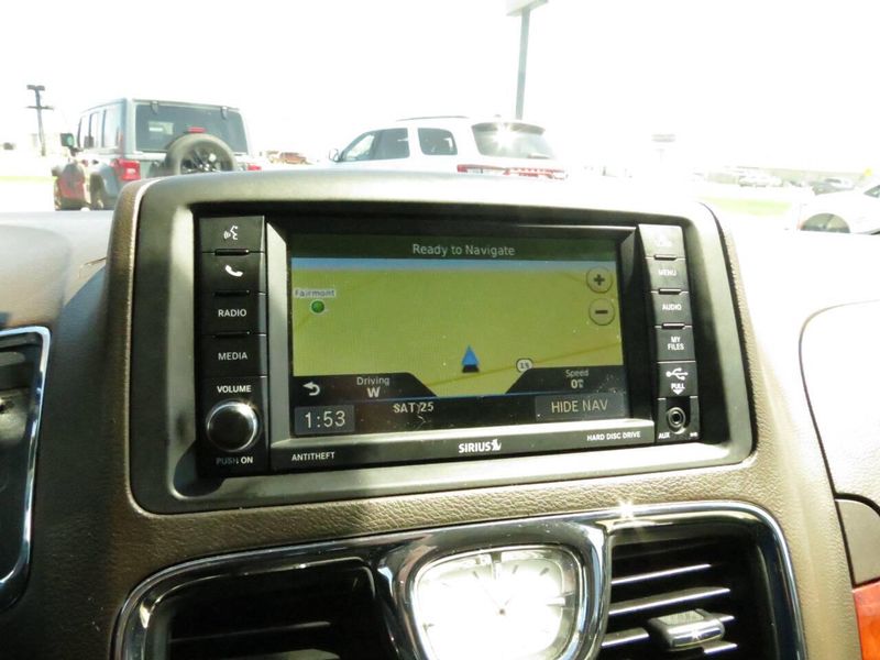 Used 2015 Chrysler Town & Country Touring L 4dr Mini VanImage 18