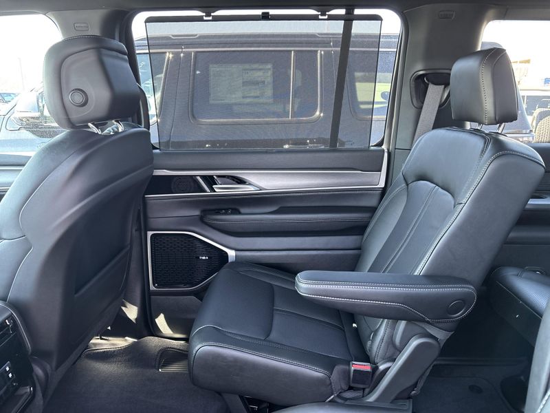 2026 Jeep Grand Wagoneer Limited Reserve 4x4Image 27