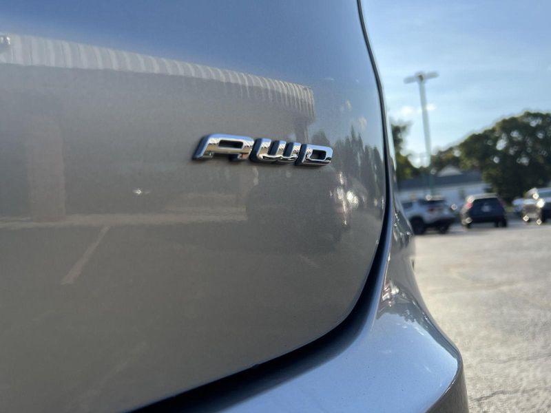 2022 Ford Edge Titanium photo 6