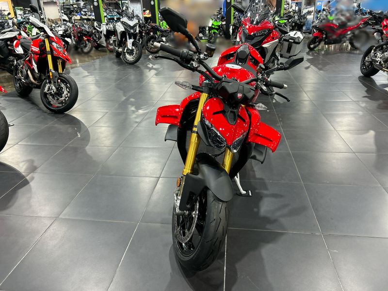 New 2025 Ducati STREETFIGHTER V4 S 3G Image 23