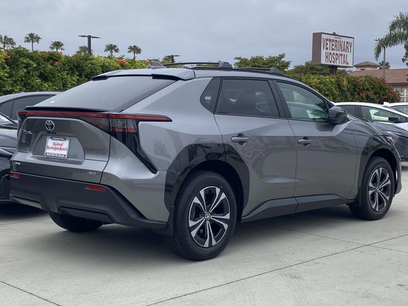 2025 Toyota bZ4X XLEImage 3