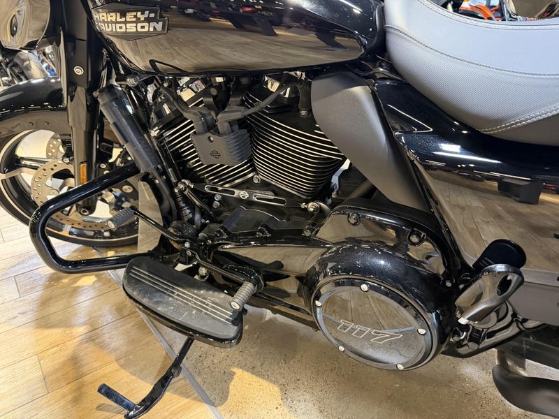 USED 2024 HARLEY STREET GLIDE Image 8