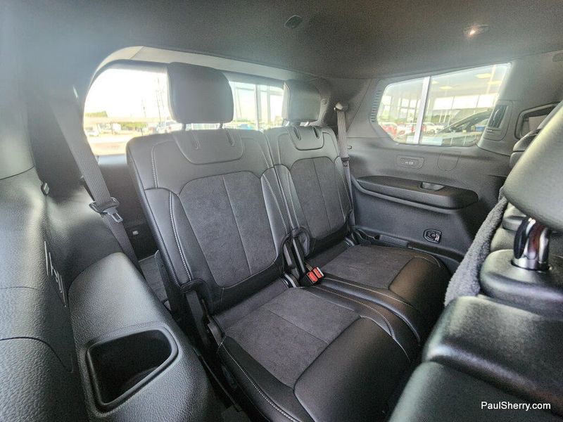 New 2026 Jeep Grand Cherokee L Laredo Altitude 4x4