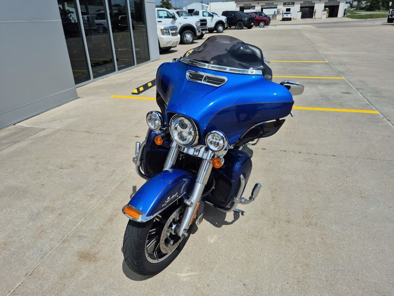Used 2017 Harley-Davidson Ultra Limited Image 2