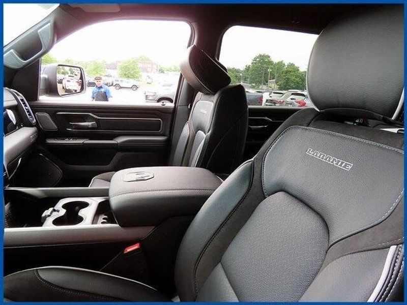 New 2025 RAM 1500 LaramieImage 14