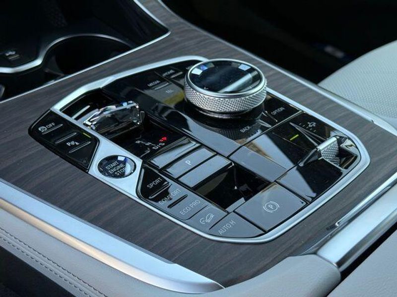 New 2026 BMW X7 xDrive40iImage 24