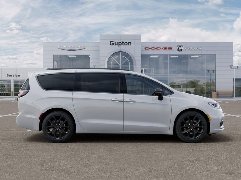 New 2026 Chrysler Pacifica LimitedImage 44