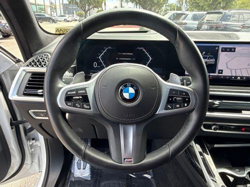 Used 2024 BMW X7 xDrive40iImage 24