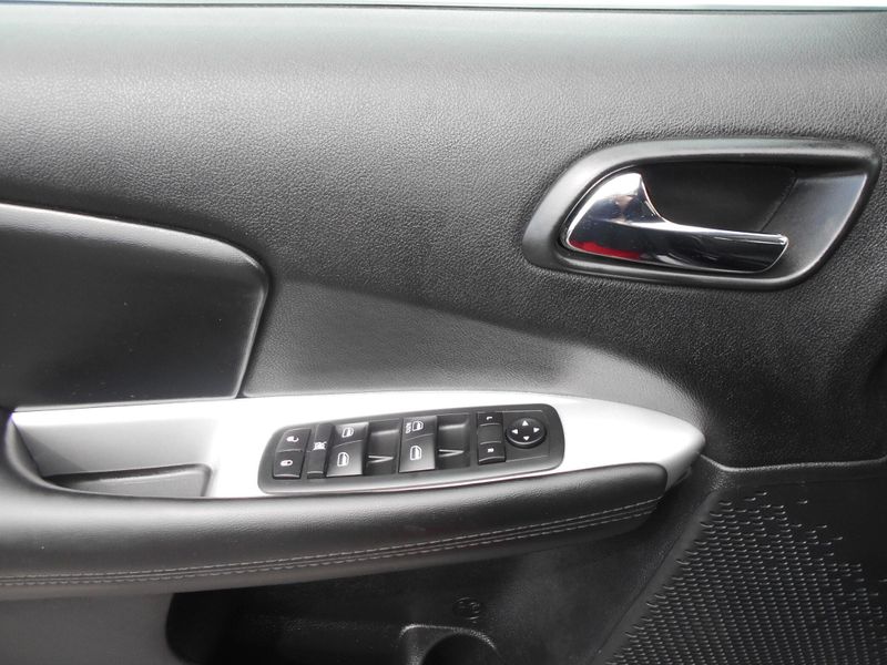 2020 Dodge Journey SEImage 18