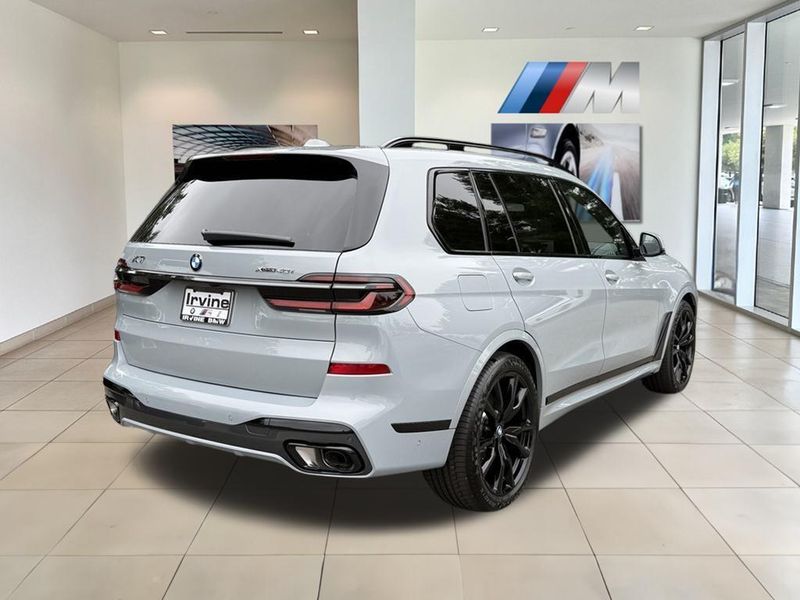 2026 BMW X7 xDrive40iImage 6