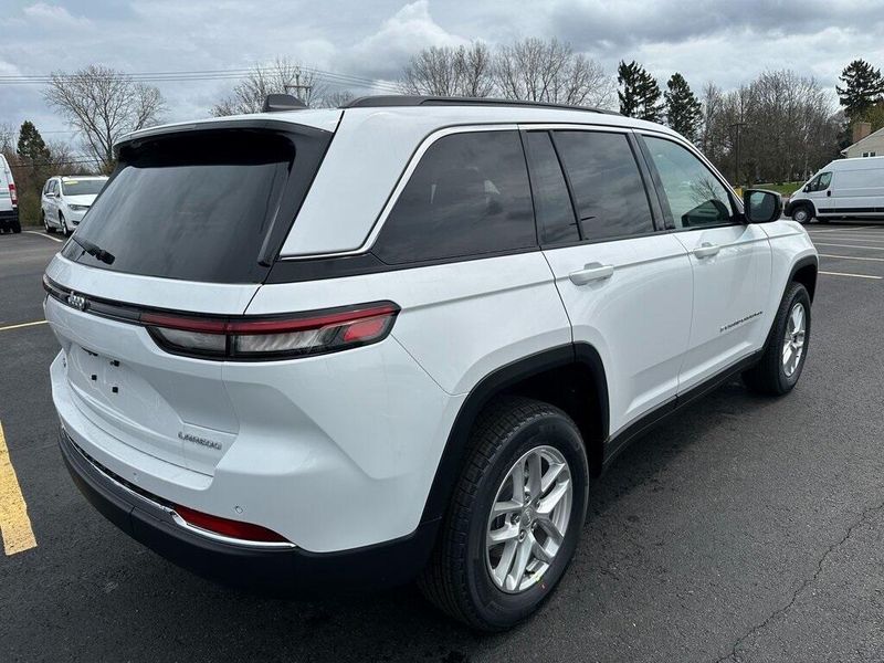 2025 Jeep Grand Cherokee Laredo X 4x4Image 8