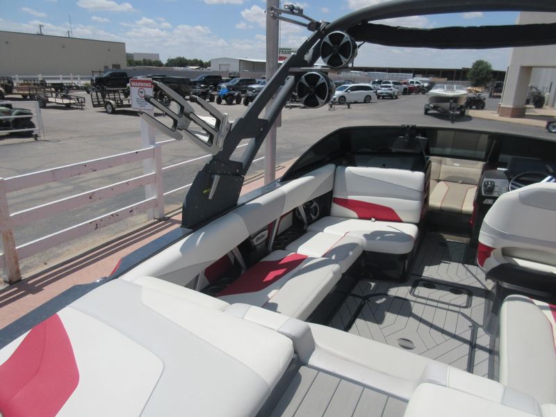 USED 2017 MALIBU WAKESETTER 22MXZ Image 13