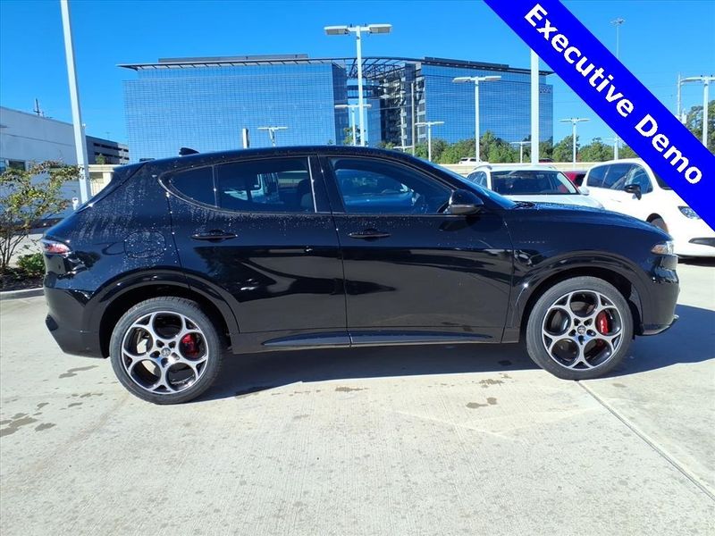 New 2025 Alfa Romeo Tonale AwdImage 5