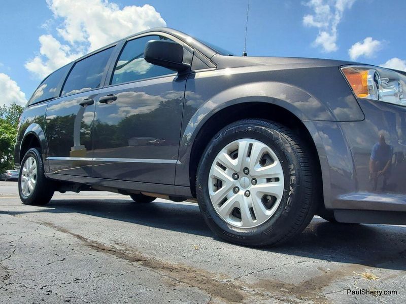 Used 2020 Dodge Grand Caravan SEImage 9