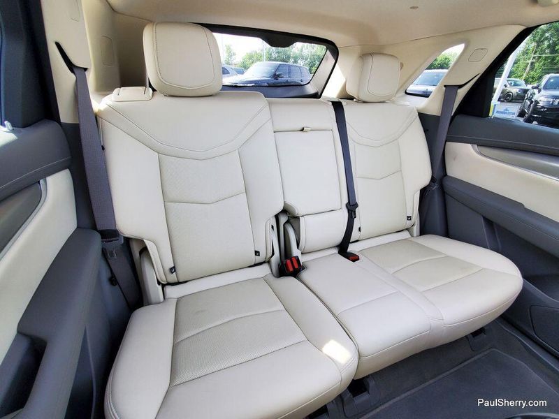 Used 2021 Cadillac XT5 AWD Premium LuxuryImage 5