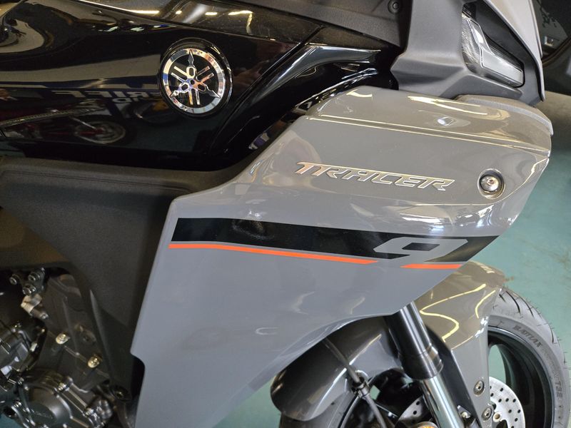 2025 Yamaha TRACER 9 RAVEN Image 9
