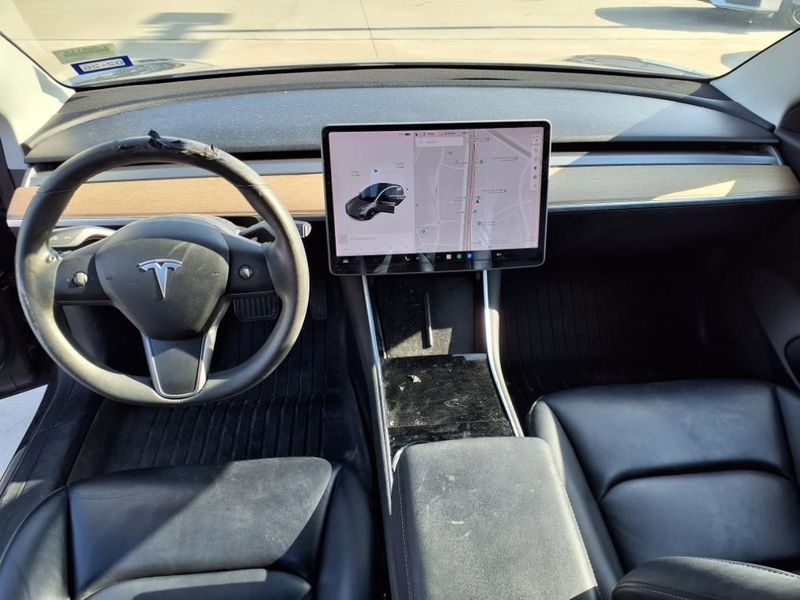 2020 Tesla Model 3 Standard Range PlusImage 4
