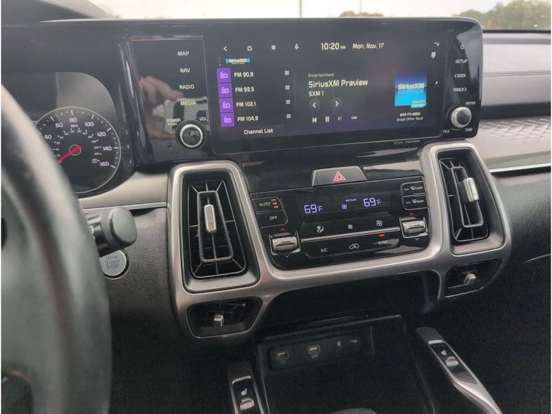 Used 2023 Kia Sorento SImage 13