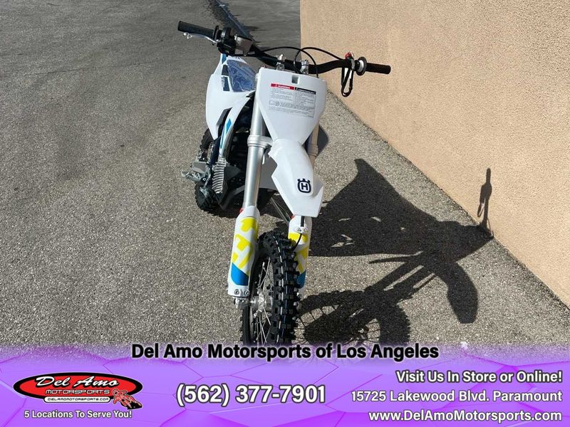 2024 HUSQVARNA EE 3  in a WHITE exterior color. Del Amo Motorsports of Los Angeles (562) 262-9181 delamomotorsports.com 