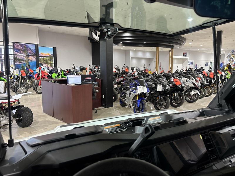 New 2027 Can-Am DEFENDER MAX LIMITED CAB HD11 Image 31