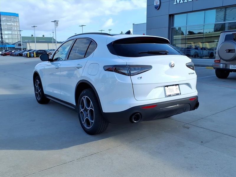 New 2025 Alfa Romeo Stelvio AwdImage 8