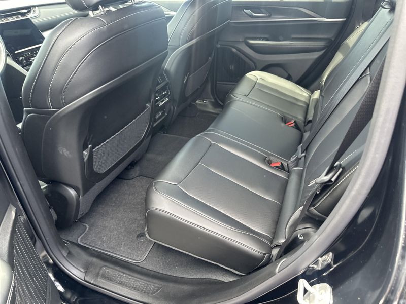 2025 Jeep Grand Cherokee Limited 4x4Image 16