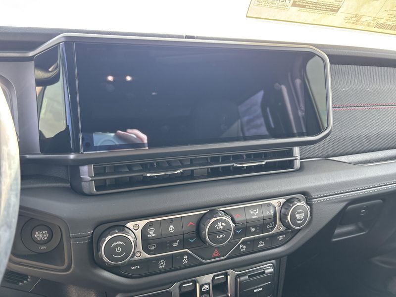 New 2026 Jeep Wrangler 4-door Rubicon XImage 25