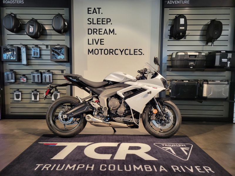 New 2025 Triumph DAYTONA 660 