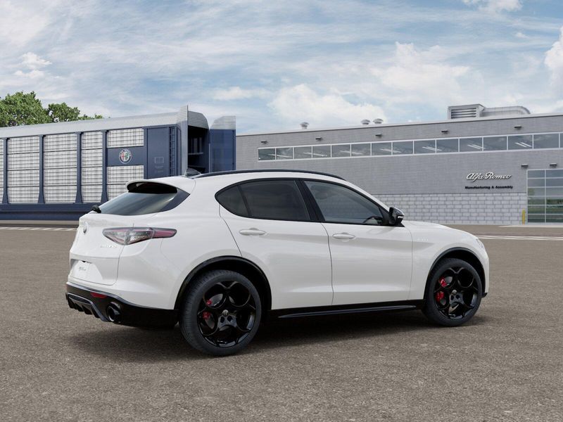 New 2026 Alfa Romeo Stelvio AwdImage 2