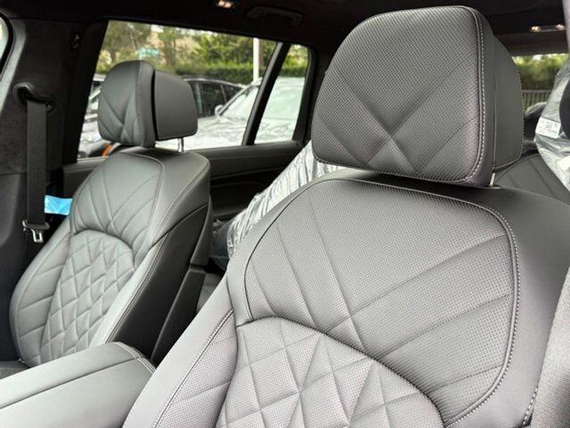 New 2026 BMW X7 xDrive40iImage 19