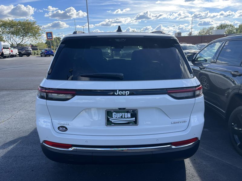 New 2025 Jeep Grand Cherokee Limited 4x4Image 8