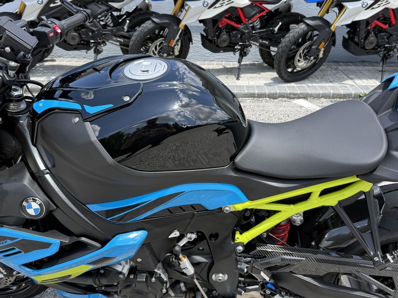 2026 BMW S 1000 R