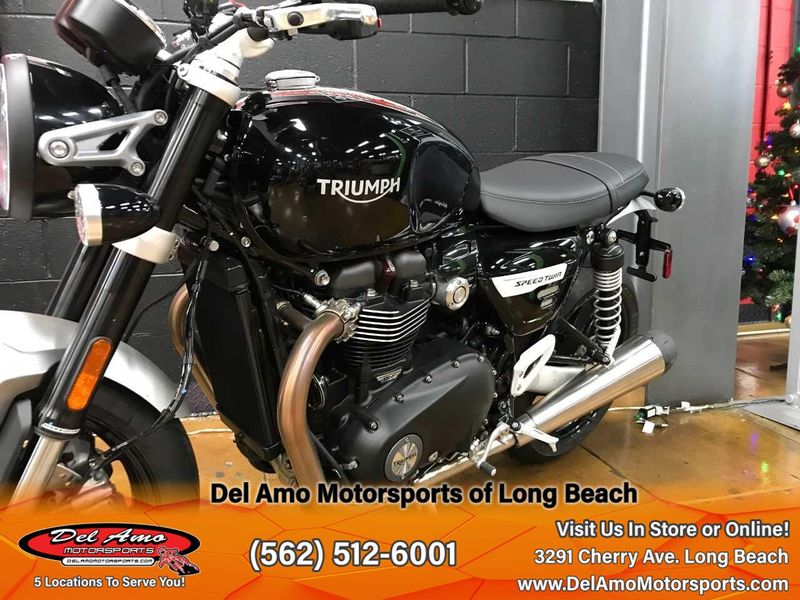 2024 Triumph SPEED TWIN 1200  in a JET BLACK exterior color. Del Amo Motorsports of Long Beach (562) 362-3160 delamomotorsports.com 