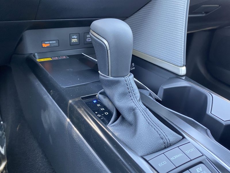 New 2025 Toyota Camry SEImage 18
