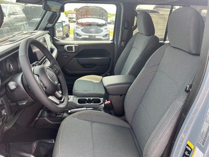 2025 Jeep Wrangler 4-door Willys