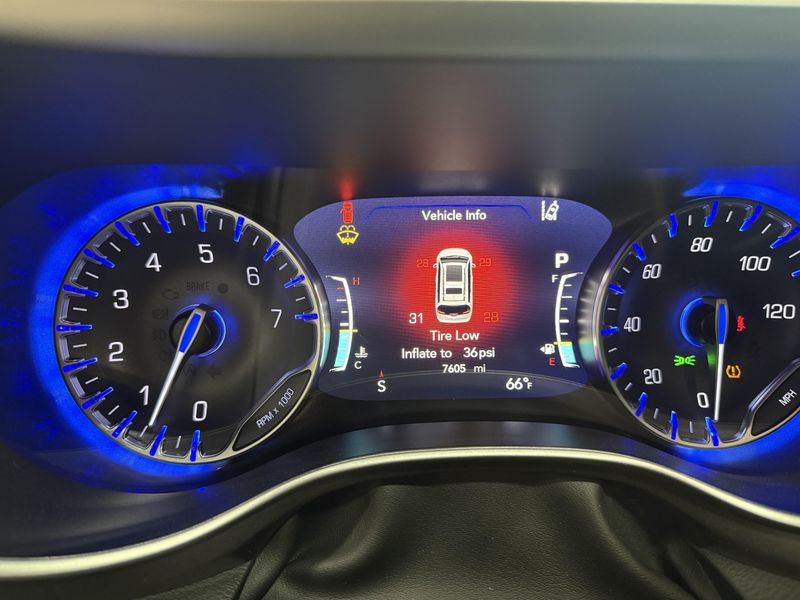 Used 2024 Chrysler Pacifica Touring LImage 21