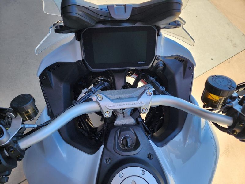 New 2024 Ducati MULTISTRADA V4 S TRAVEL & RADAR SPOKED WHEELS - DEMO Image 26