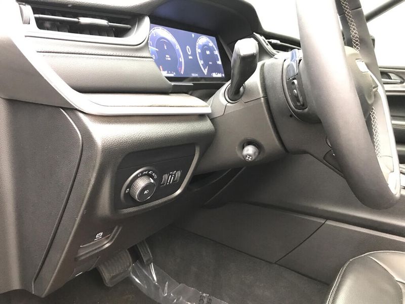 Used 2024 Jeep Grand Cherokee LimitedImage 3