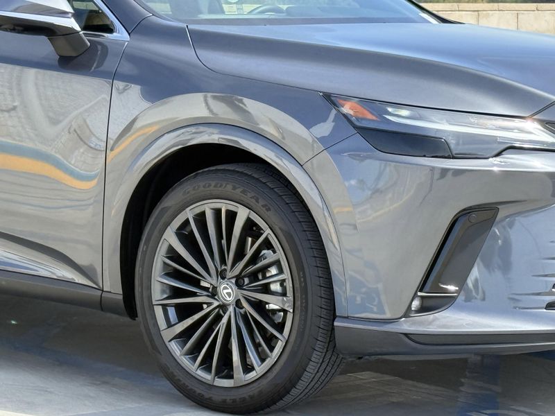 Used 2025 Lexus RX 350 PremiumImage 4