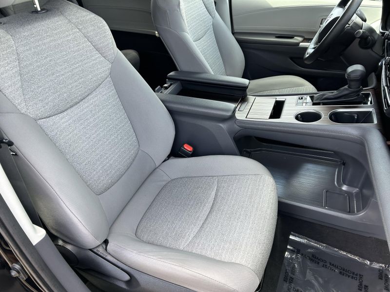 2023 Toyota Sienna LEImage 13
