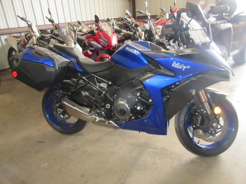 NEW 2026 SUZUKI GSX-S1000GT Image 2