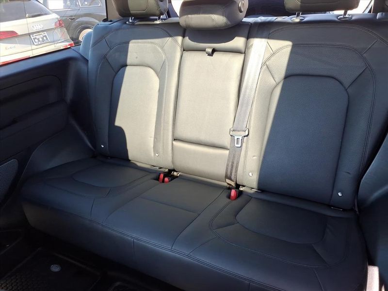 Used 2023 Land Rover Defender SImage 21